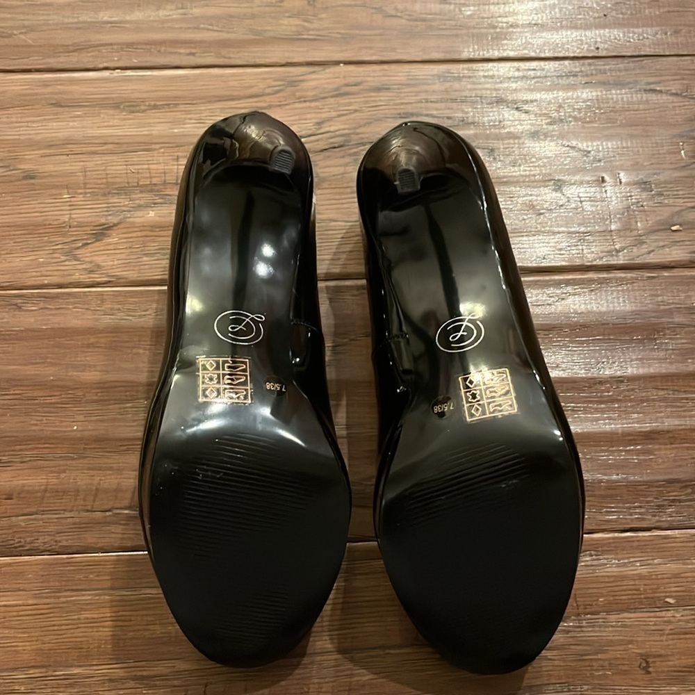 Chinese Laundry Black Patent Leather Peep Toe Heels Size 7.5 - Picture 4 of 6
